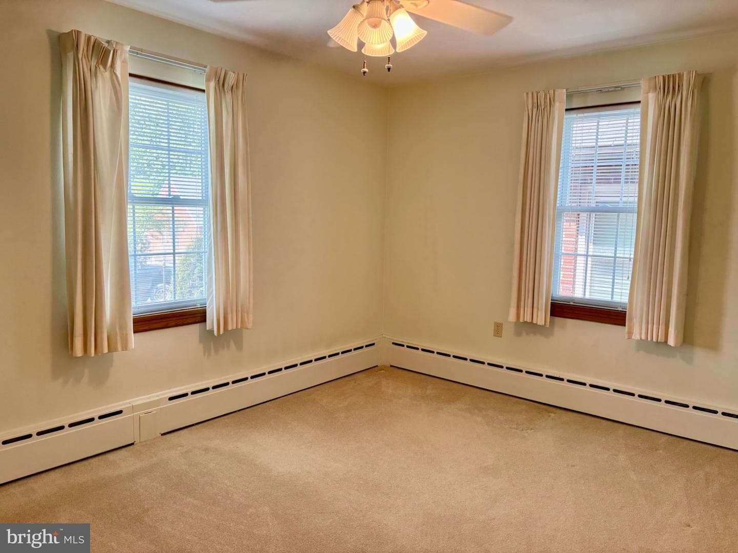 174 Washington Street photo 16