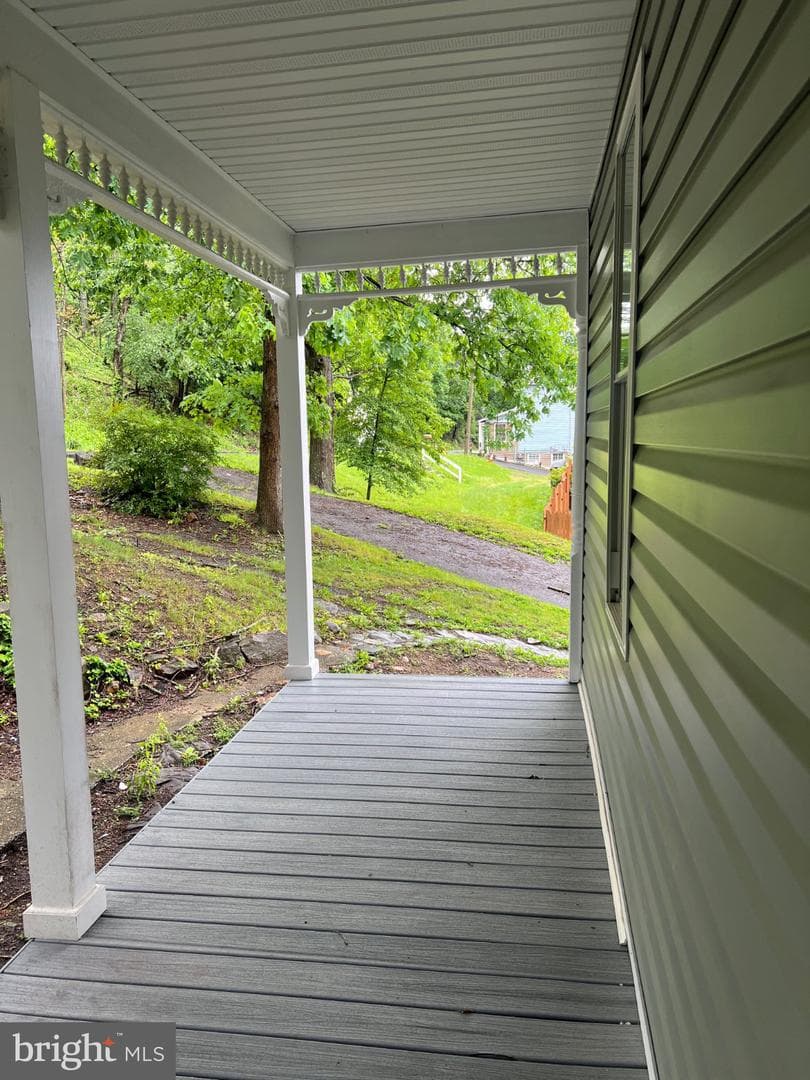 1034 Shades Lane photo 5