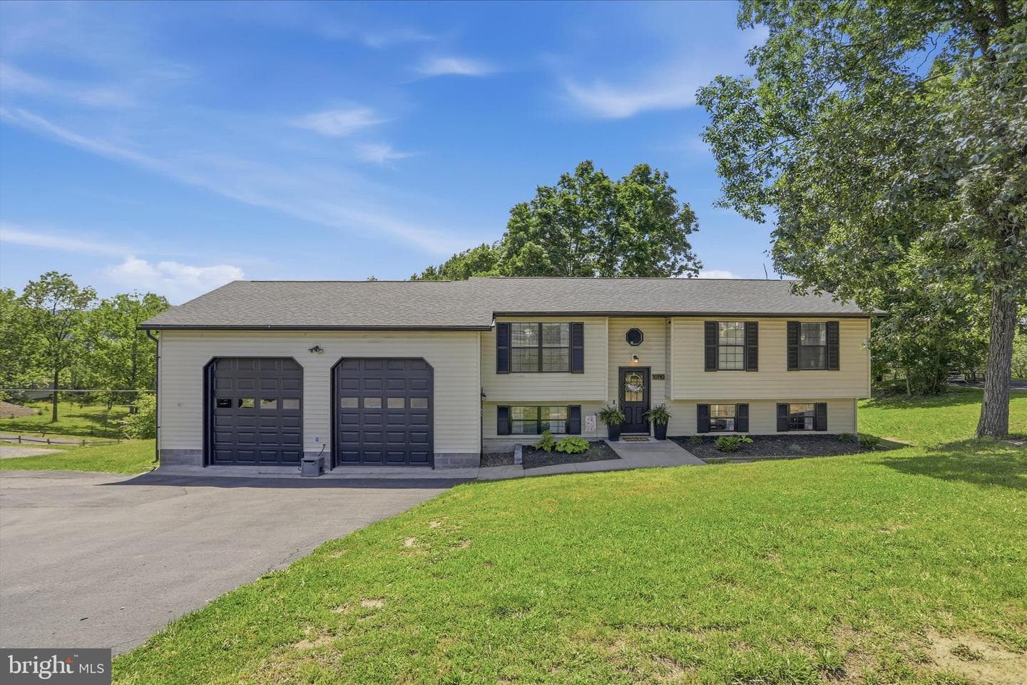 10110 Hillcrest Drive photo 1