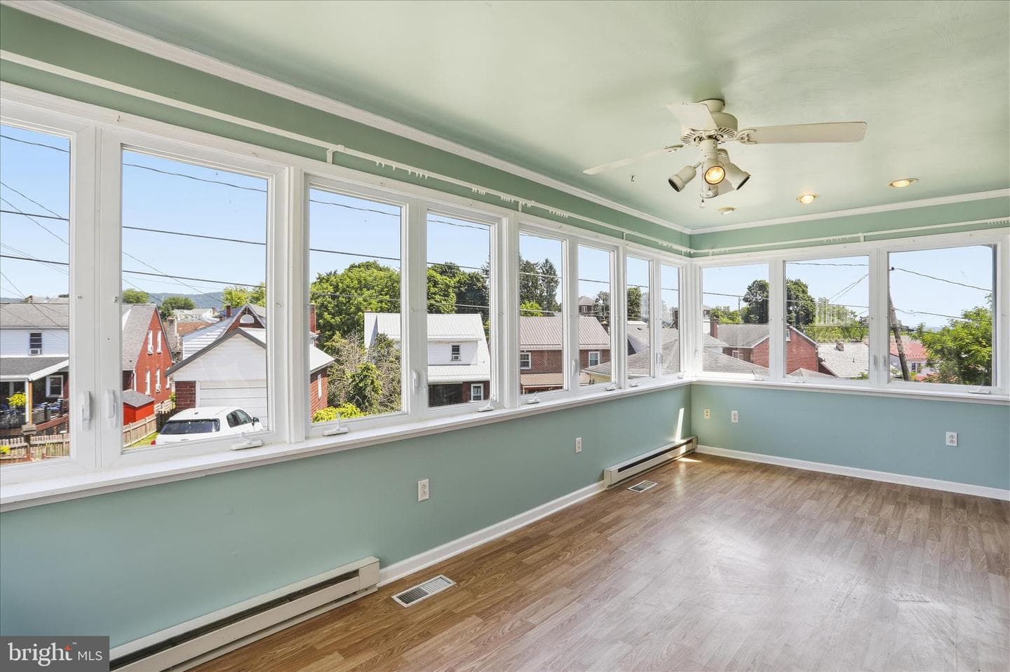710 Montgomery Avenue photo 26