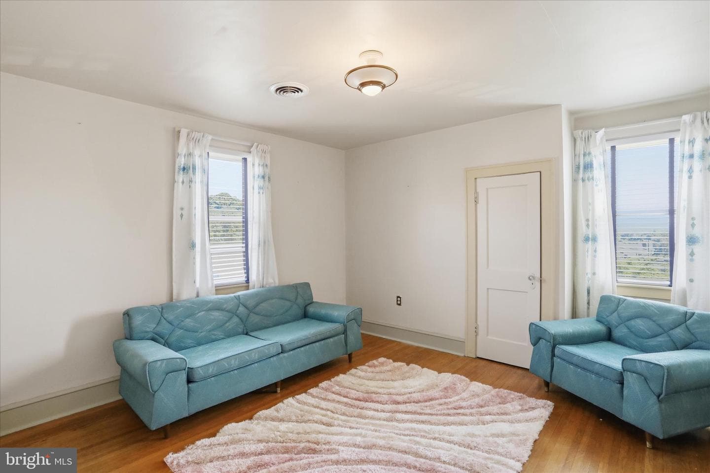 710 Montgomery Avenue photo 31