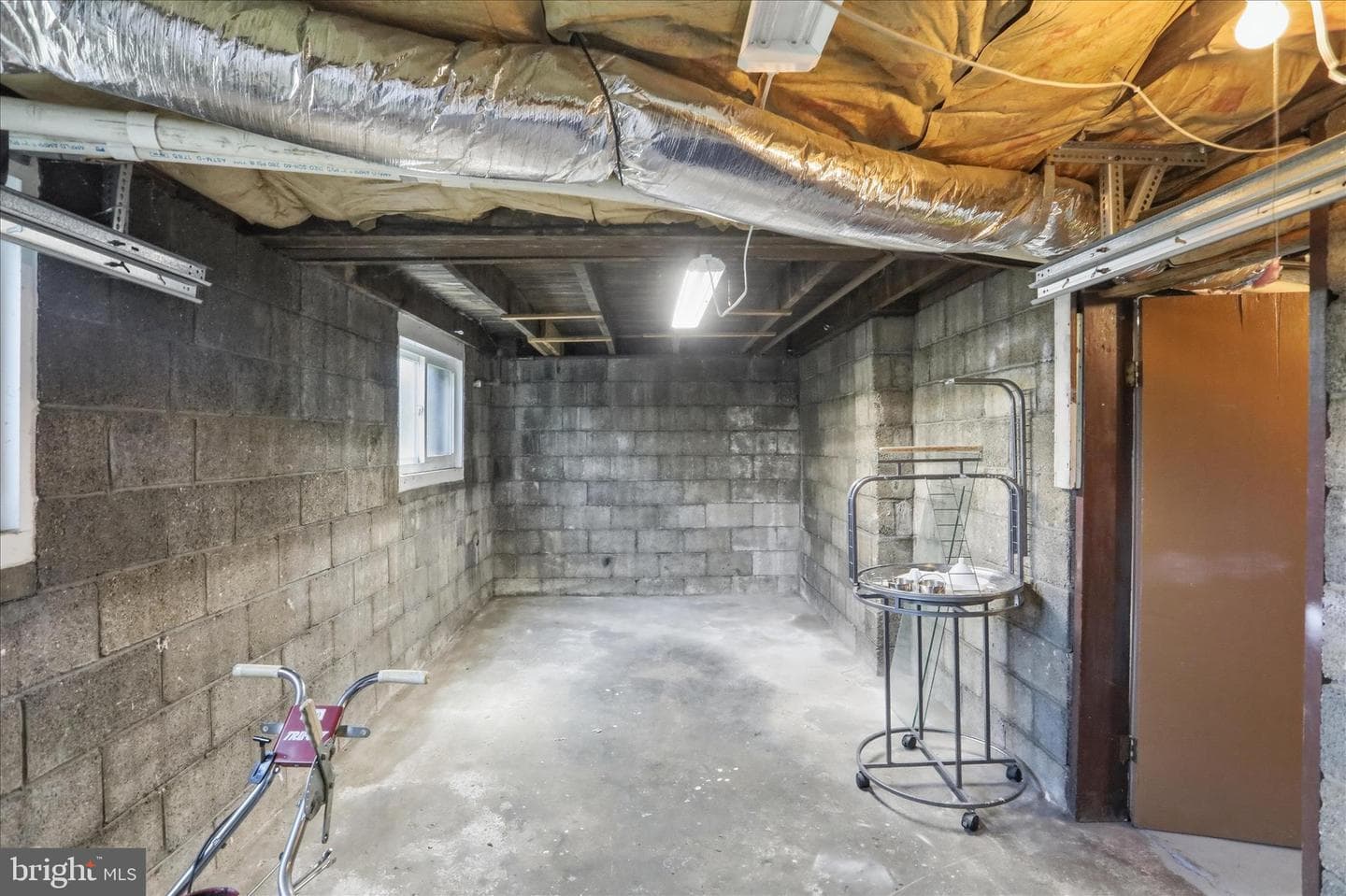 710 Montgomery Avenue photo 44