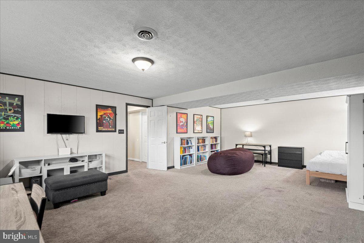 67 Meadow Road photo 32