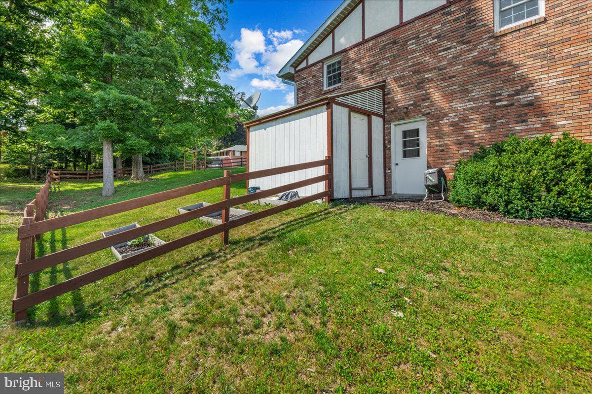 67 Meadow Road photo 39
