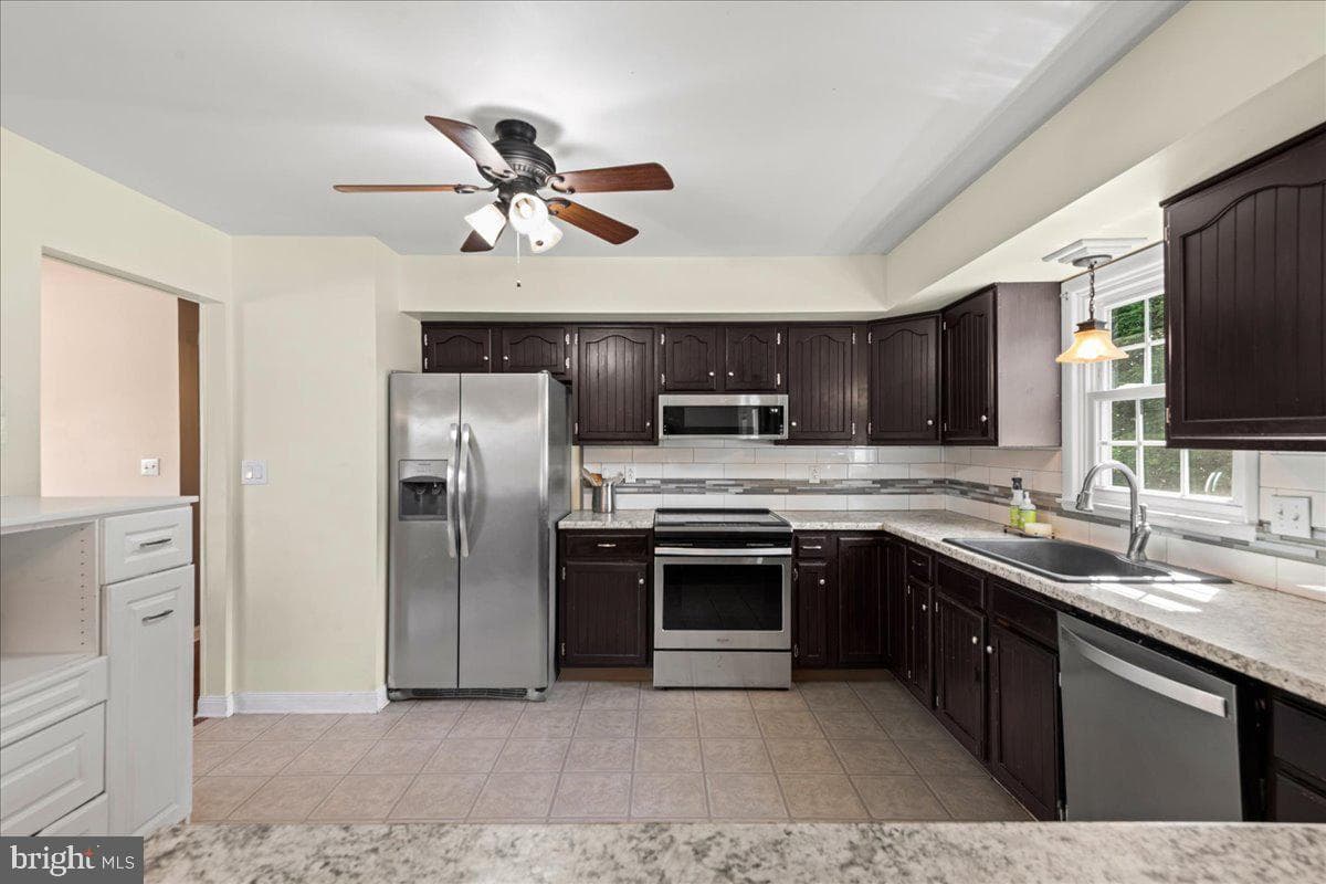 67 Meadow Road photo 9