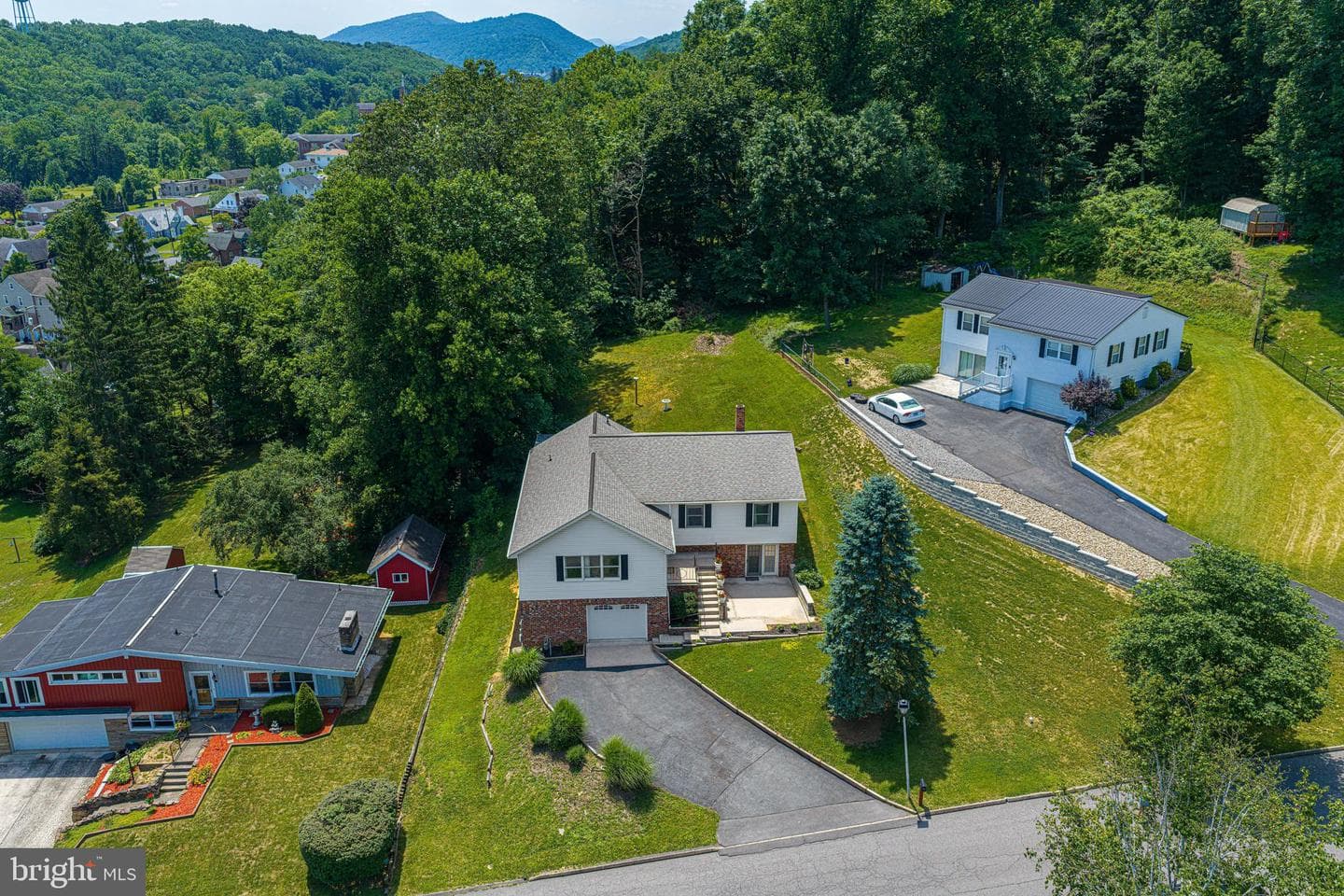 608 Wellington Lane photo 46