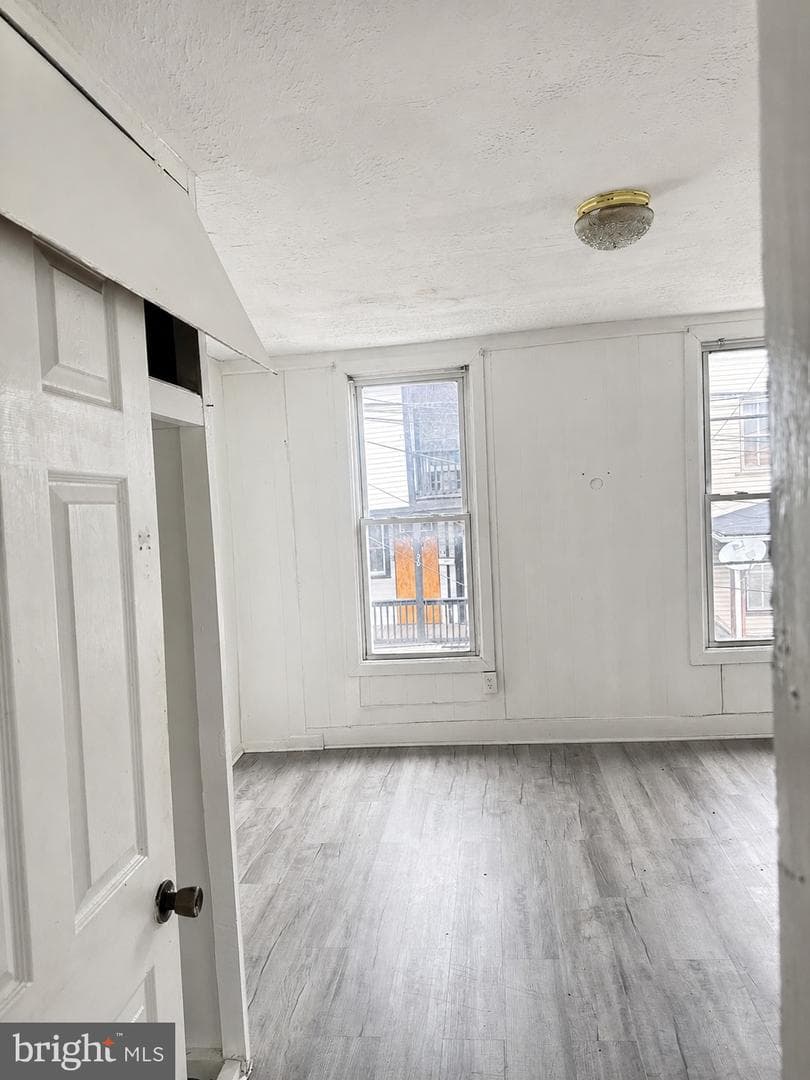 27 W First Street W photo 7