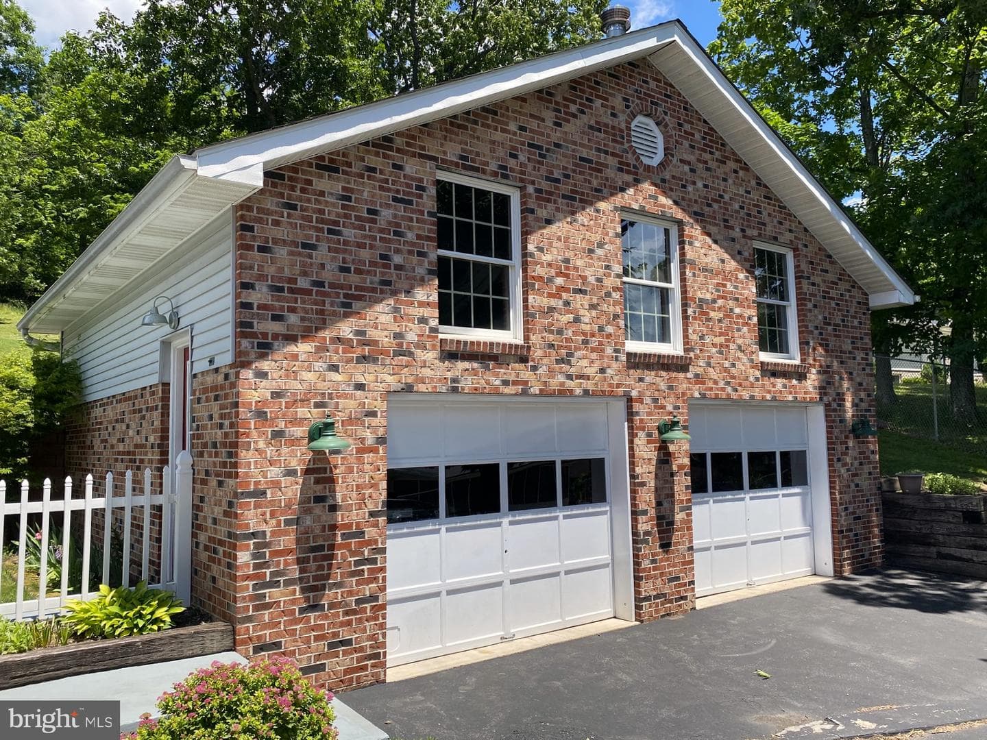 116 Kelley Avenue photo 4