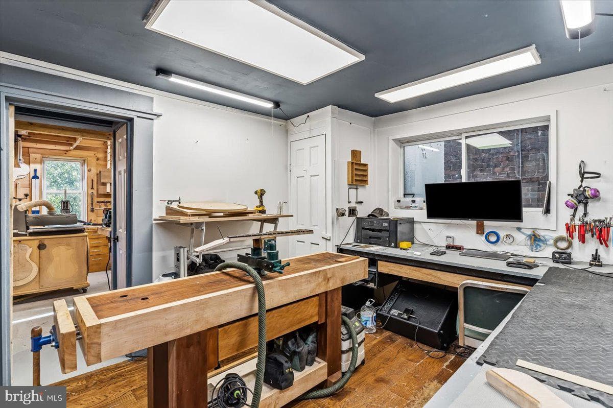 120 Columbia Street photo 14