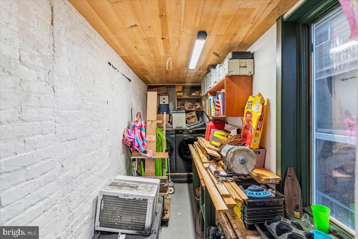 120 Columbia Street photo 19