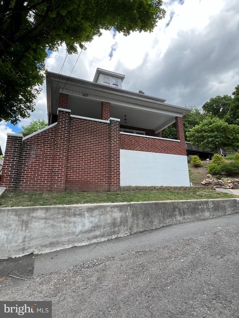307 Helen Street photo 6