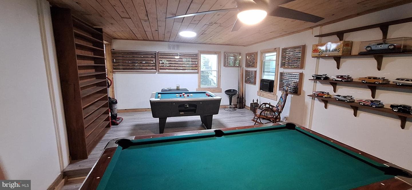 640 Baker Street photo 13