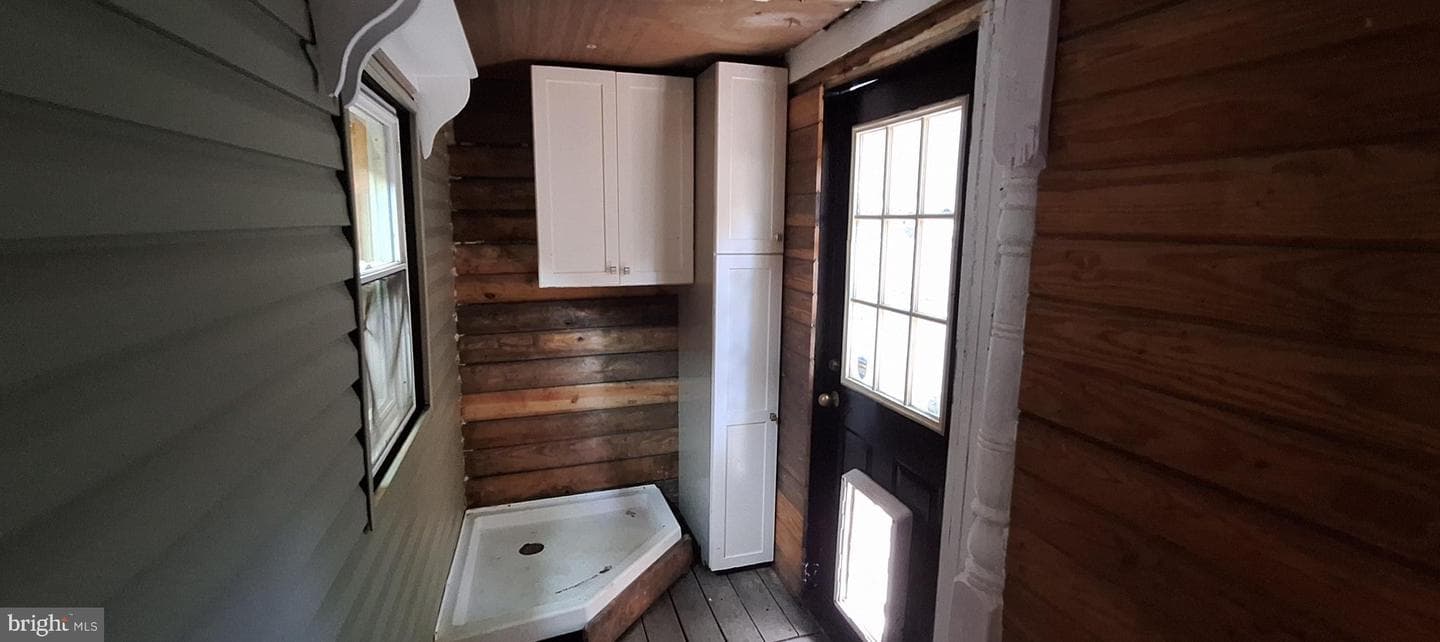 640 Baker Street photo 22