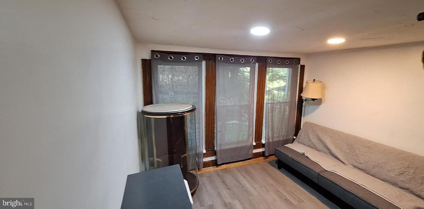 640 Baker Street photo 29