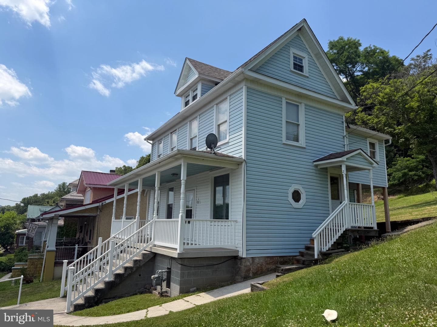 920 Bedford St photo 3