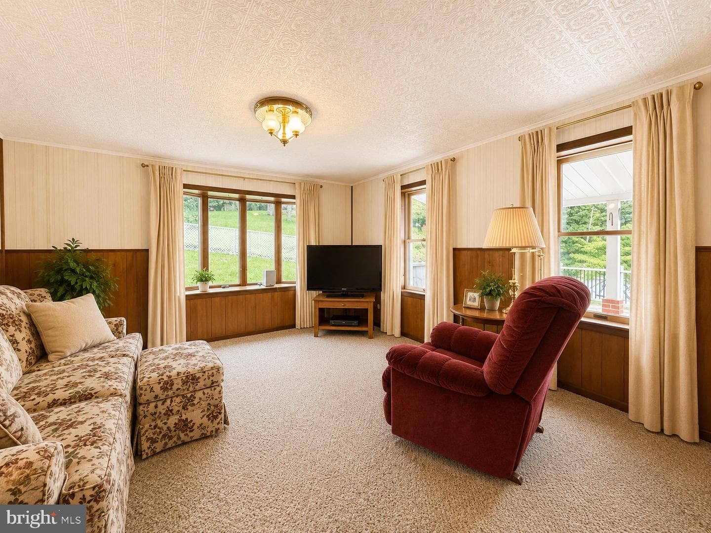 124 Riordan Road photo 6