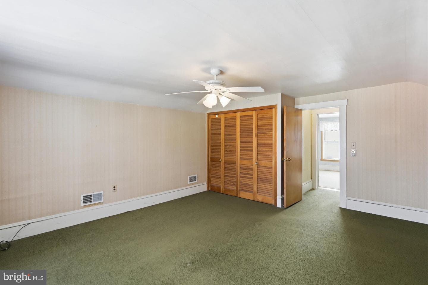 86 Oak Street photo 30