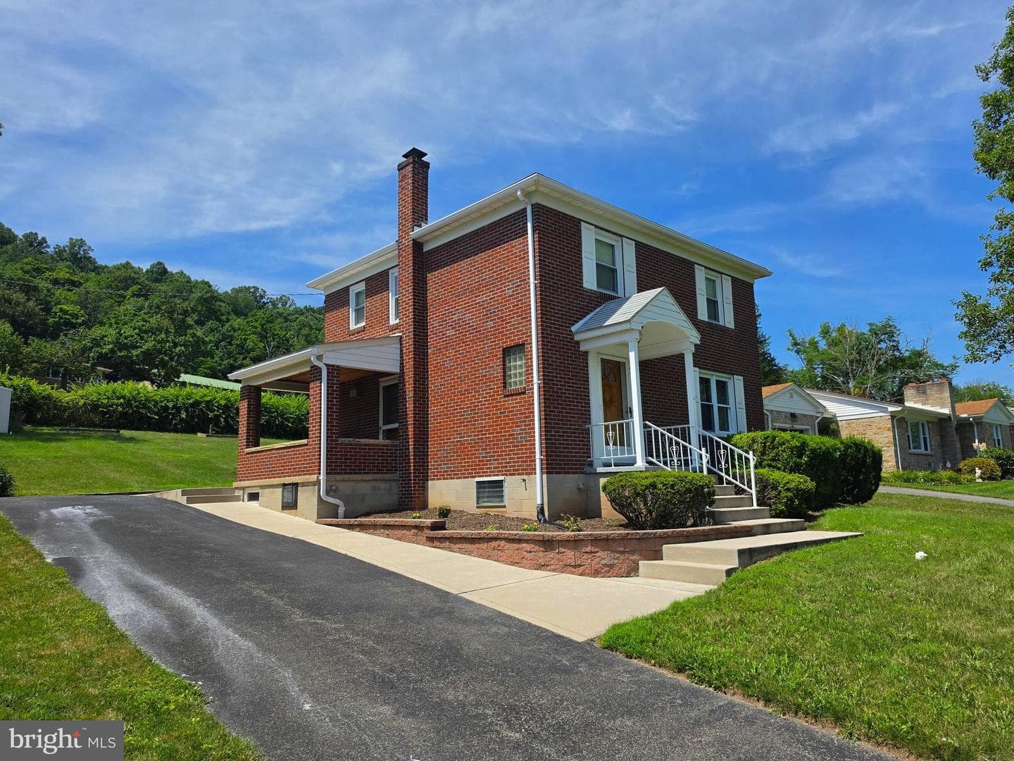 12405 Bedford Road NE photo 3