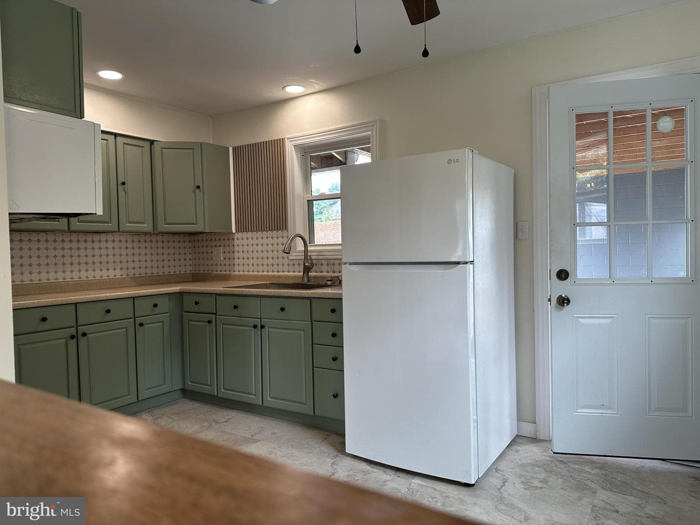 626 Elwood Street photo 21