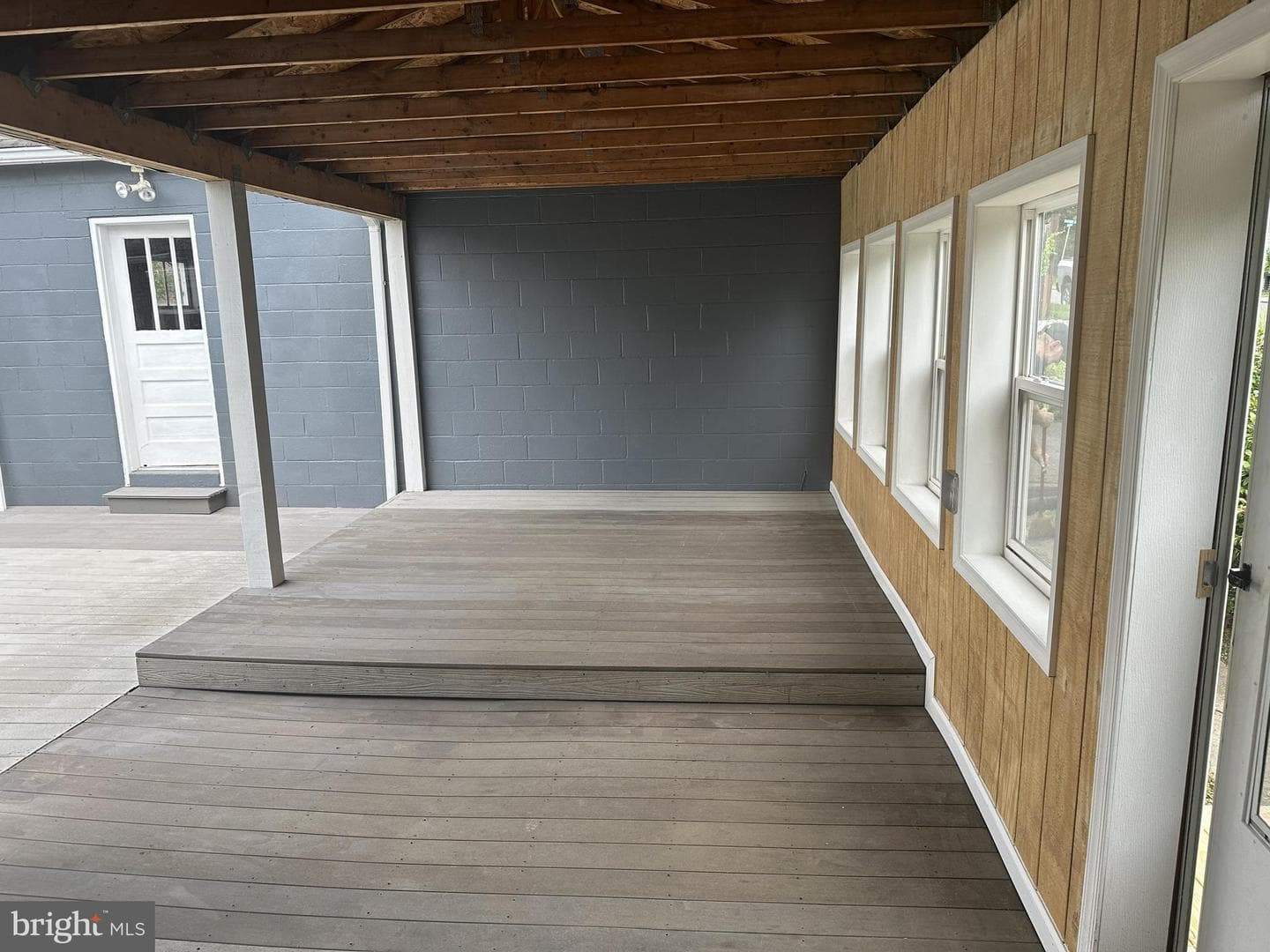 626 Elwood Street photo 3