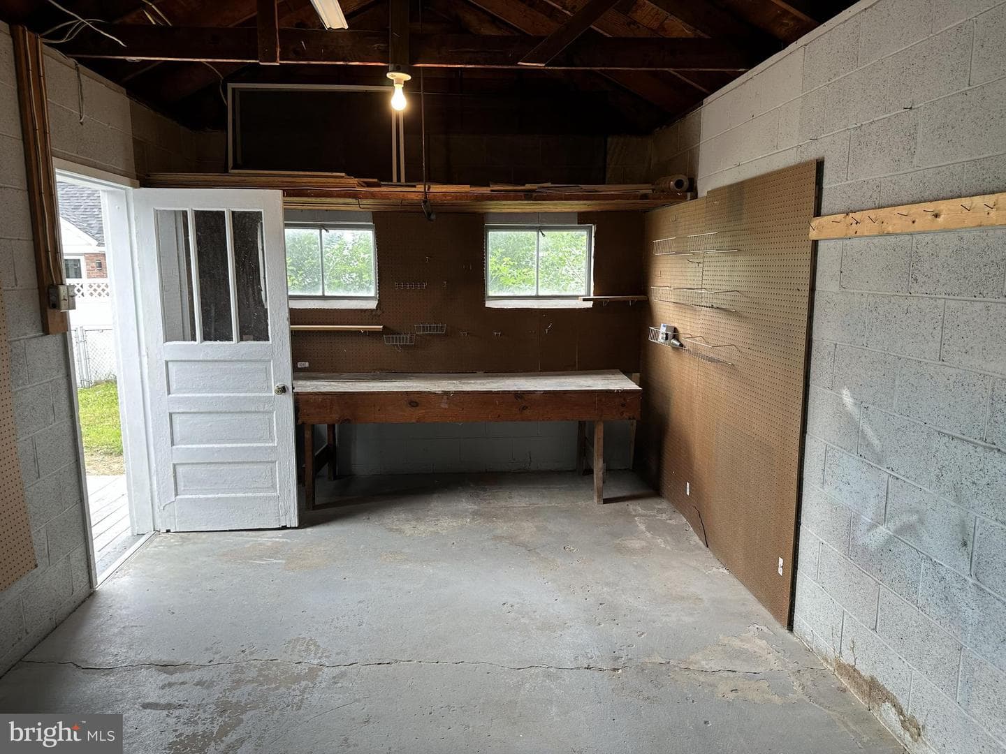 626 Elwood Street photo 38
