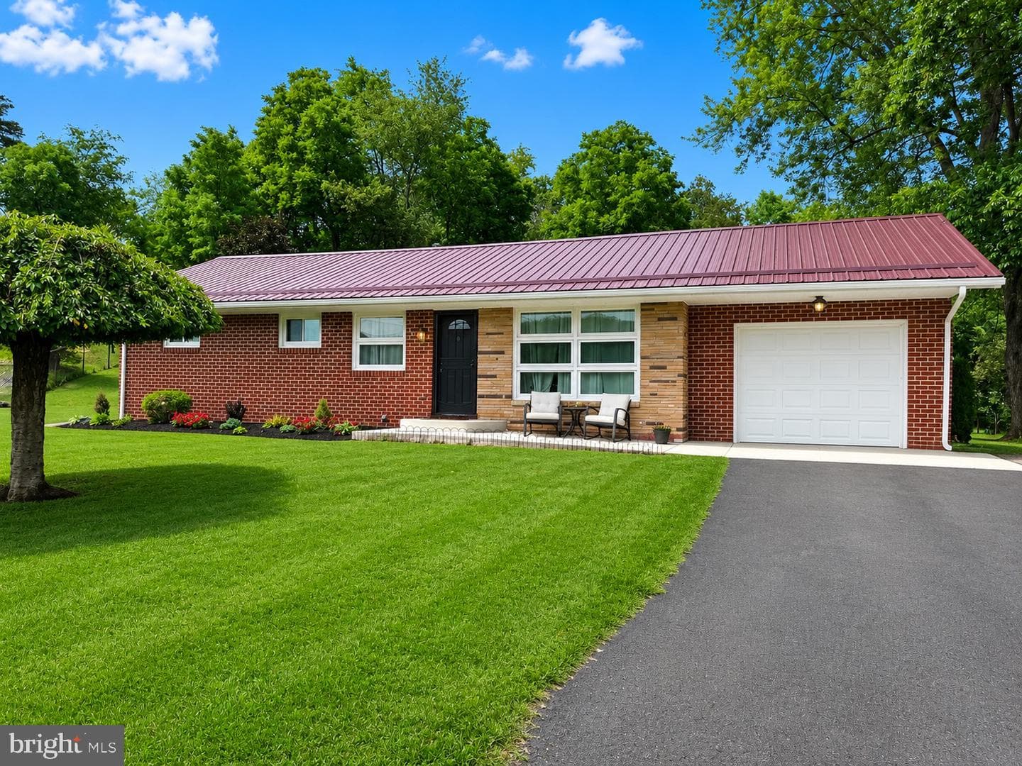 18613 Circle Drive photo 1