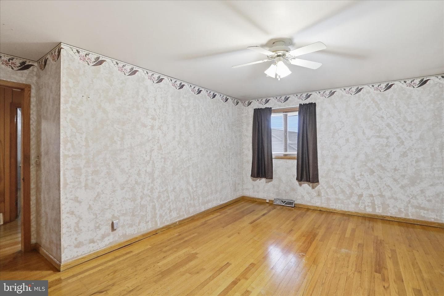 10233 Parkersburg Road photo 5