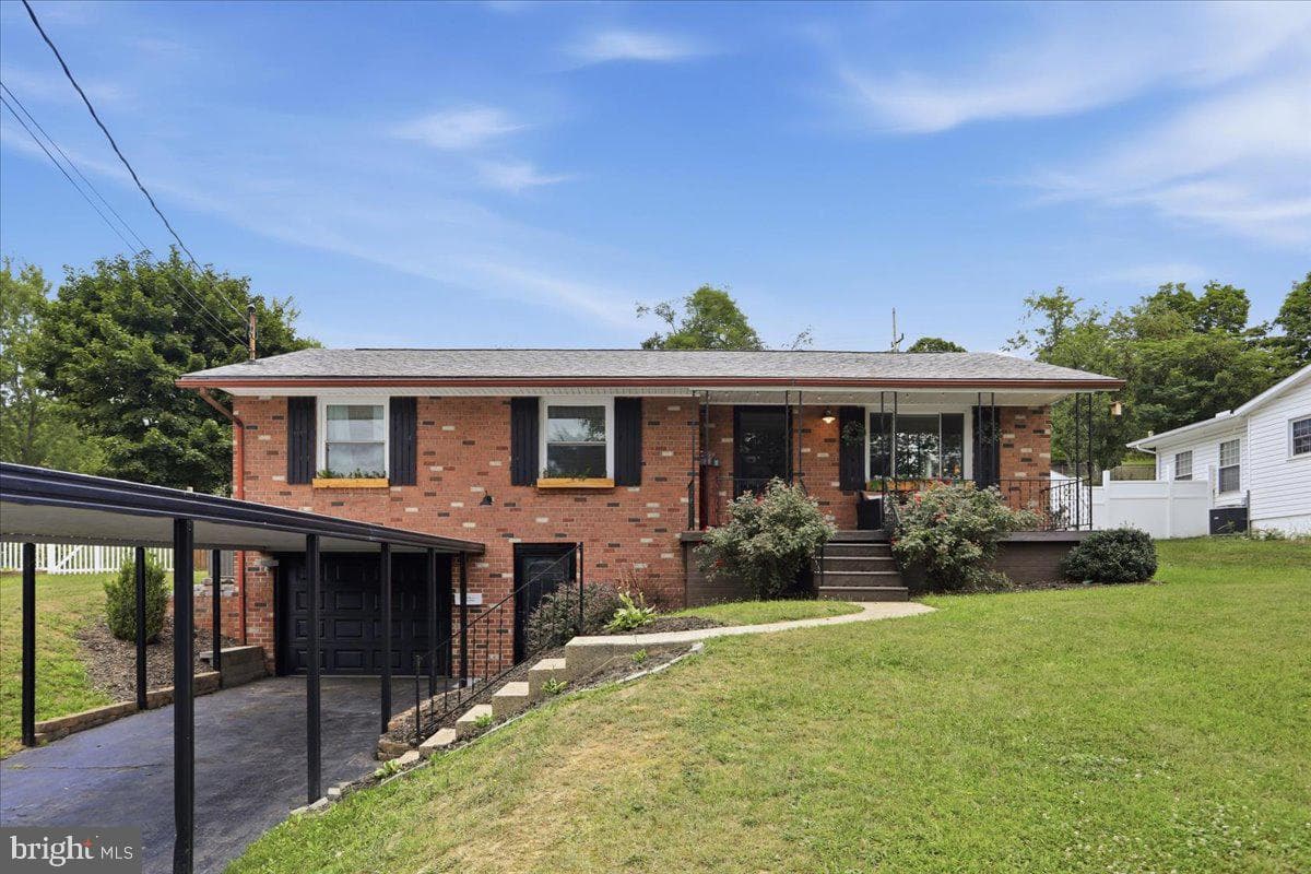 15409 Shamrock Road SW photo 1