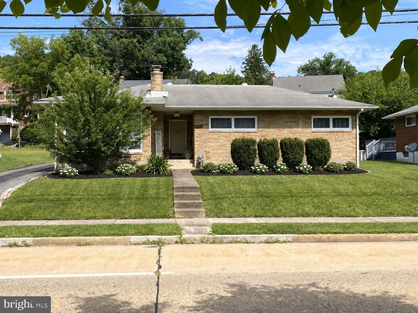 1906 Frederick Street N photo 1