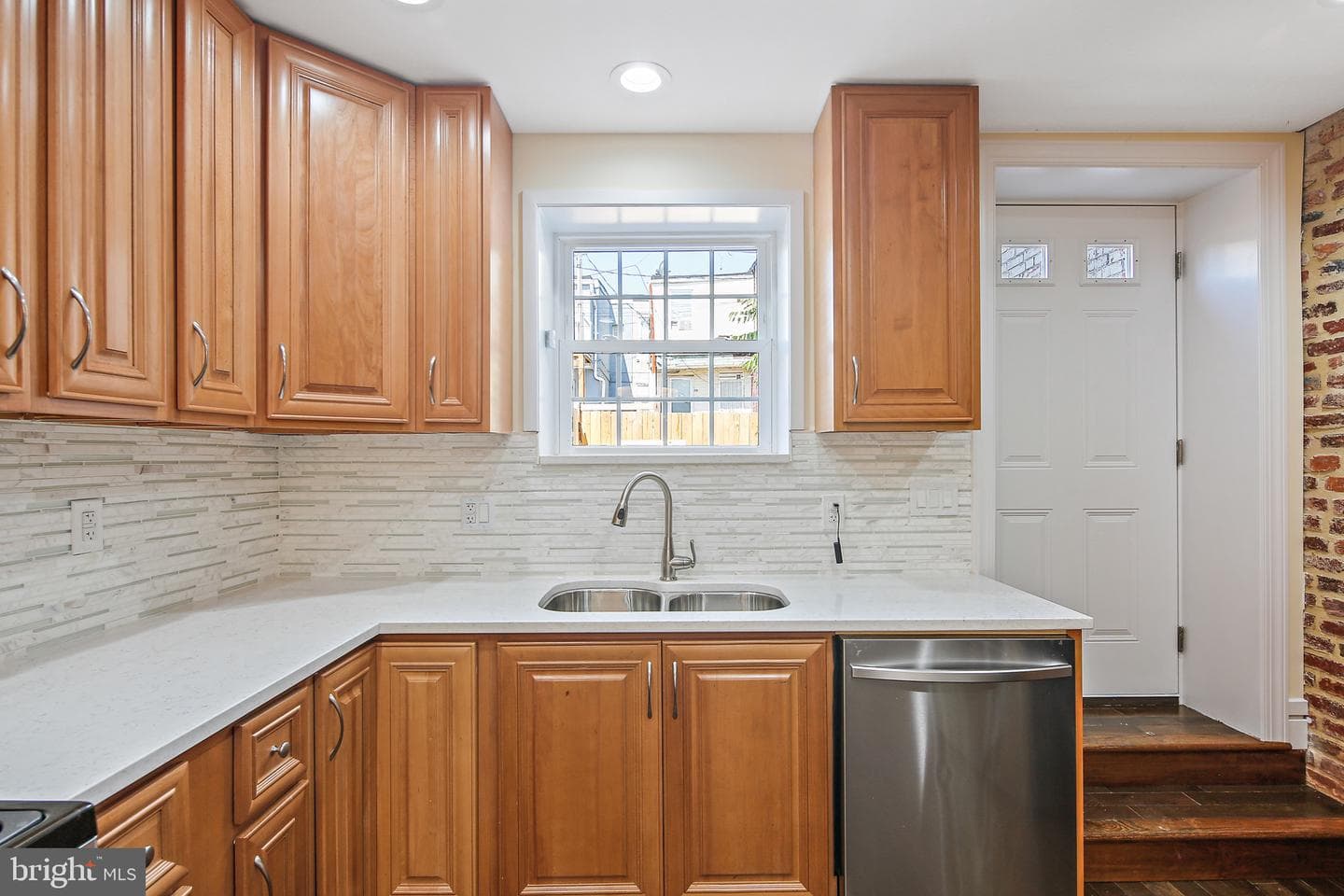 244 N Rose Street photo 10