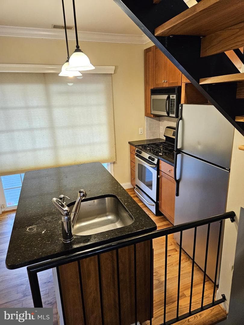 509 S Glover Street photo 10