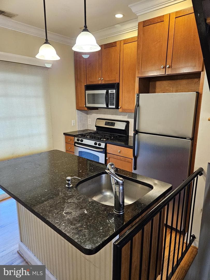 509 S Glover Street photo 5