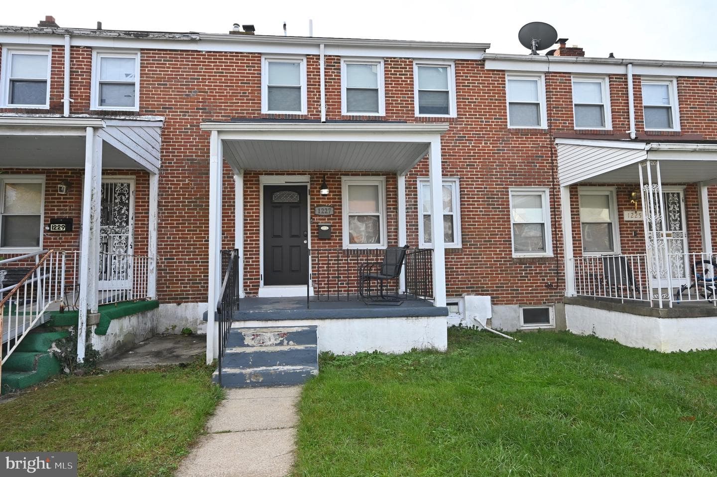 1227 Cochran Avenue photo 1