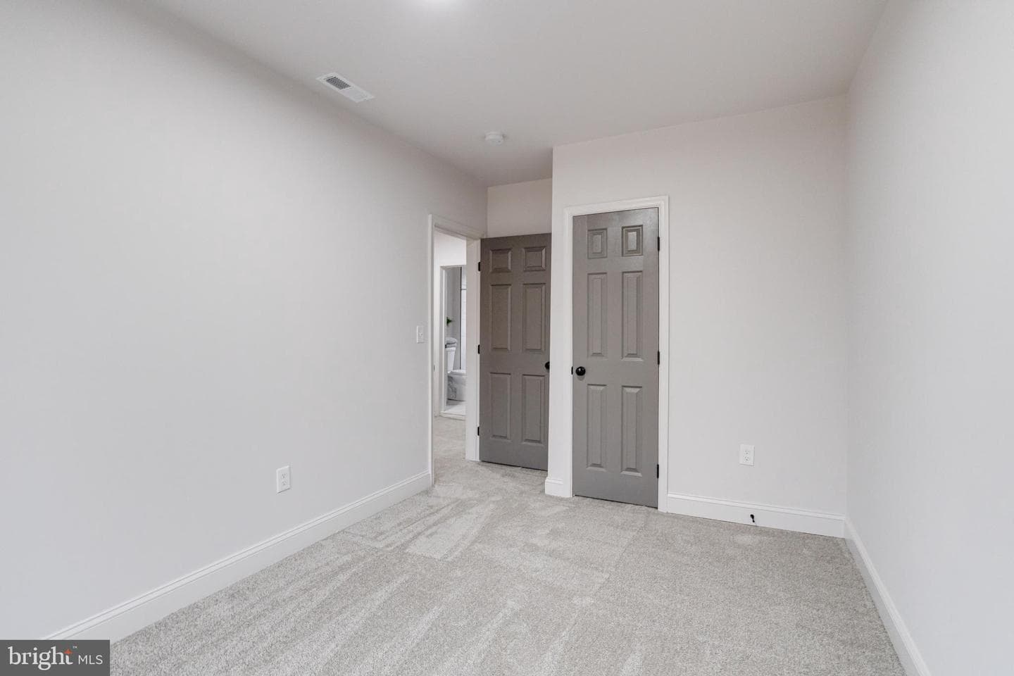 4228 Ivanhoe Avenue photo 29