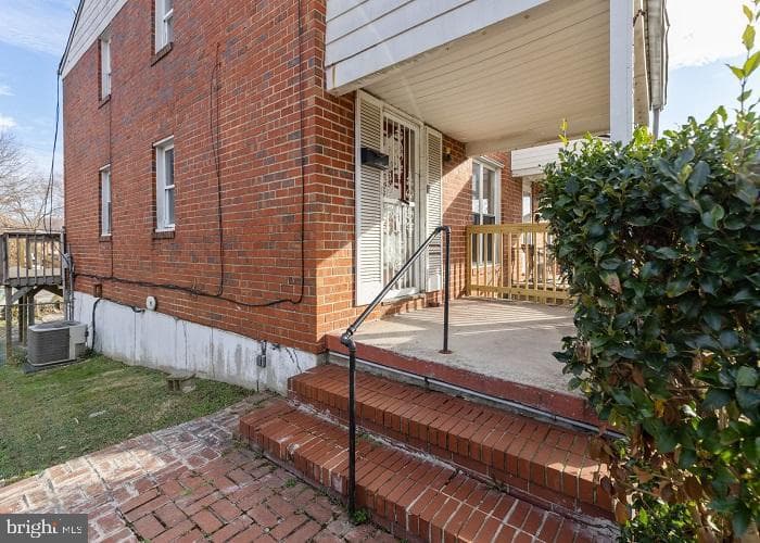 5567 Cedonia Avenue photo 3