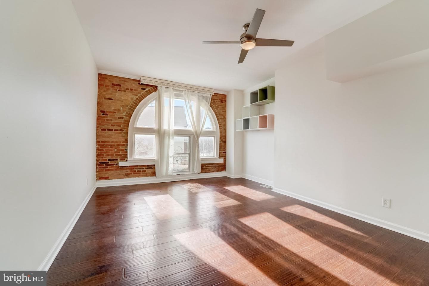 302 E 21st Street photo 10