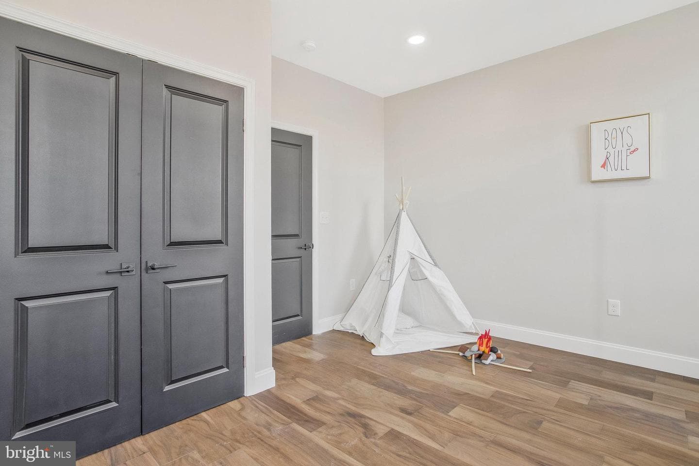306 N Stricker Street photo 26