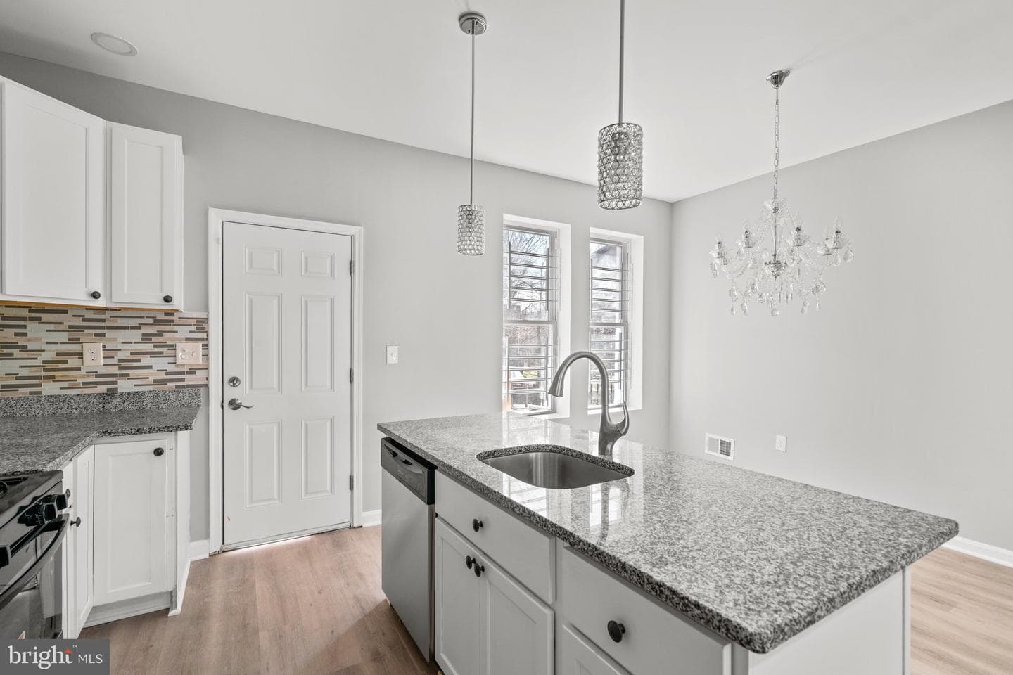 3013 W Garrison Avenue photo 12