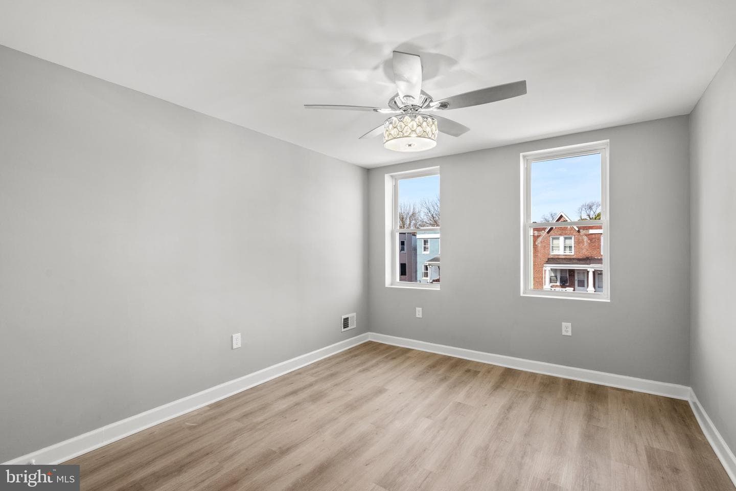 3013 W Garrison Avenue photo 14