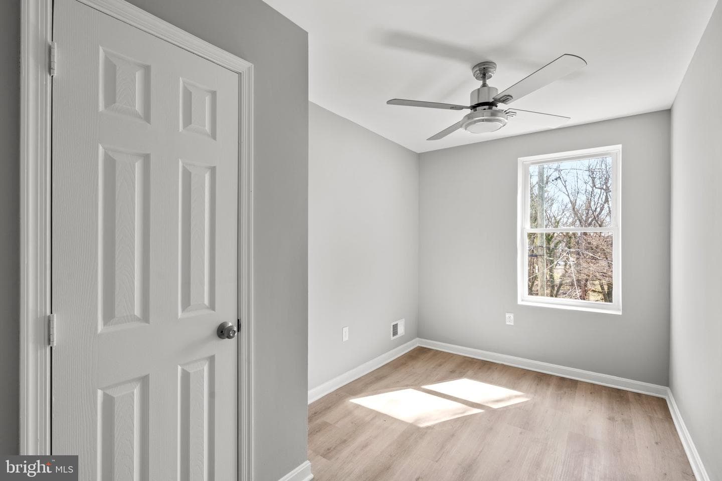 3013 W Garrison Avenue photo 18