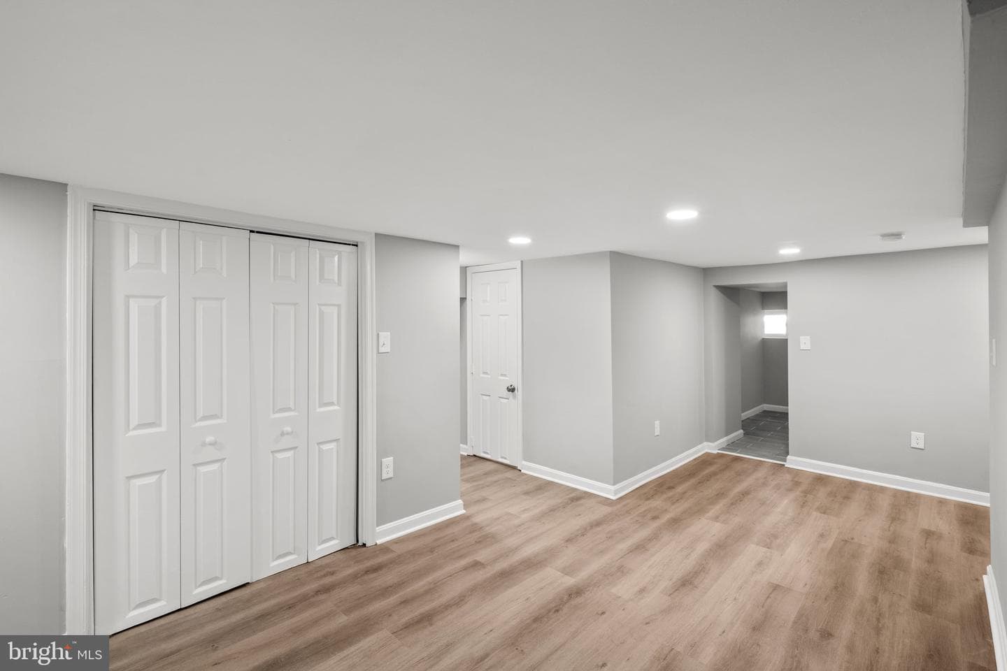 3013 W Garrison Avenue photo 23