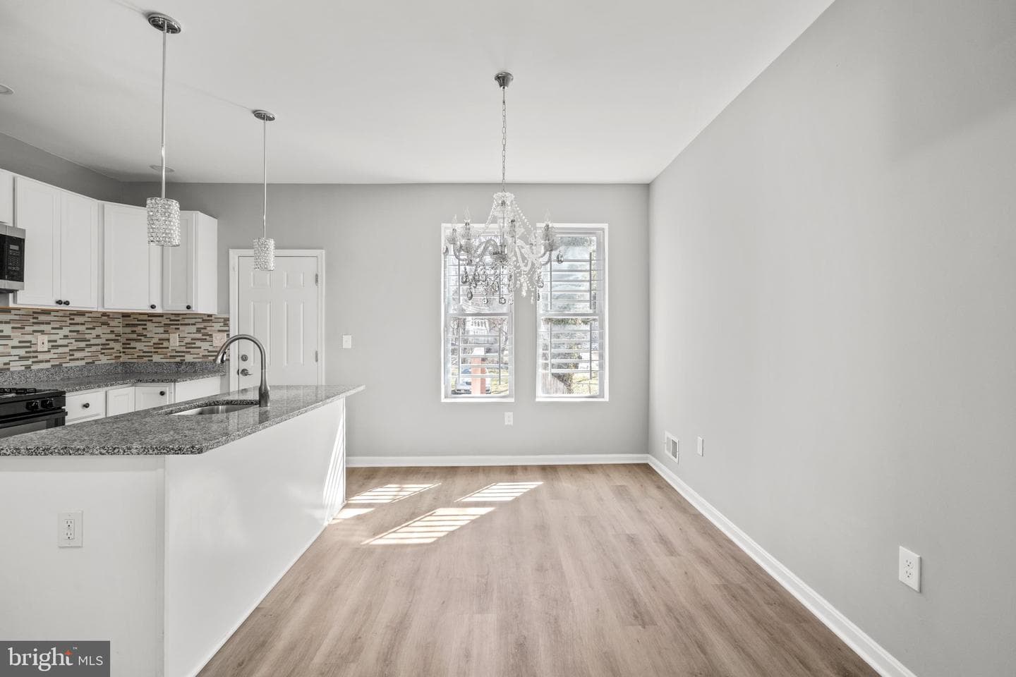 3013 W Garrison Avenue photo 7