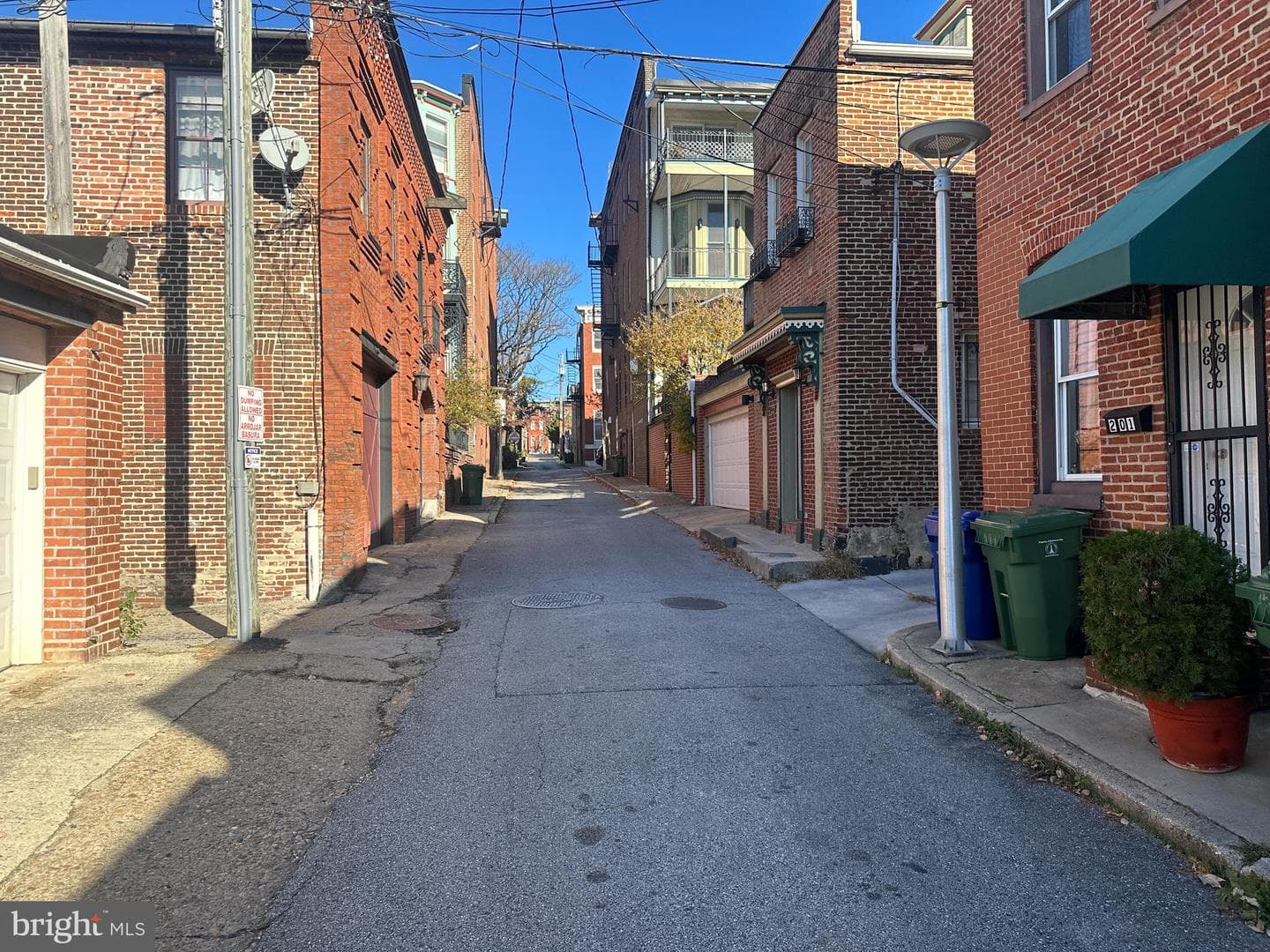 203 S Madeira Street photo 5