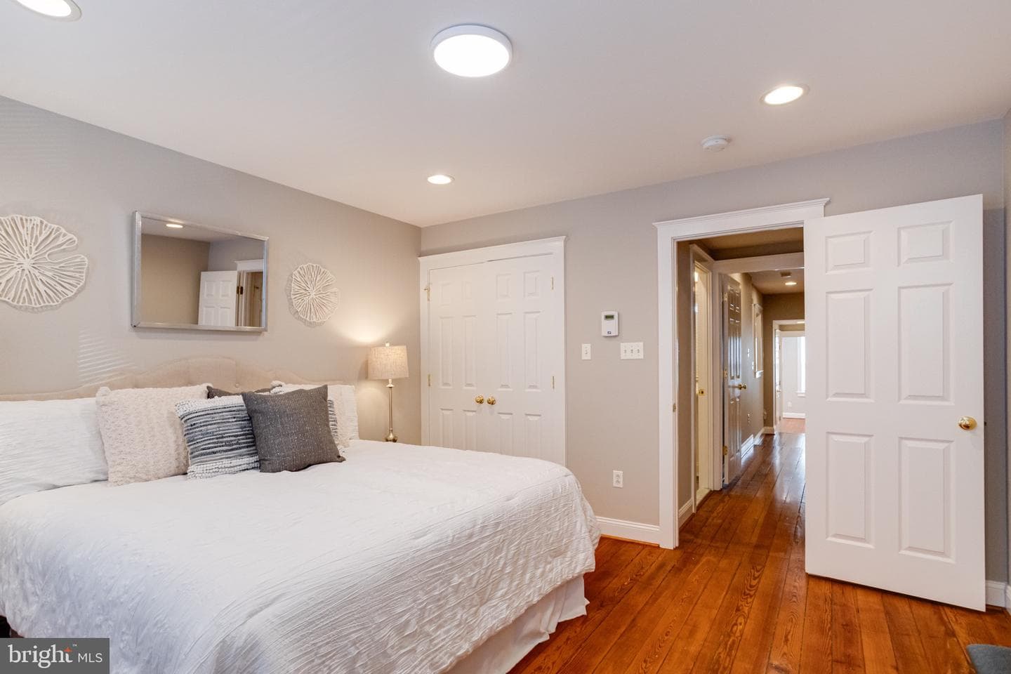 1209 Riverside Avenue photo 31
