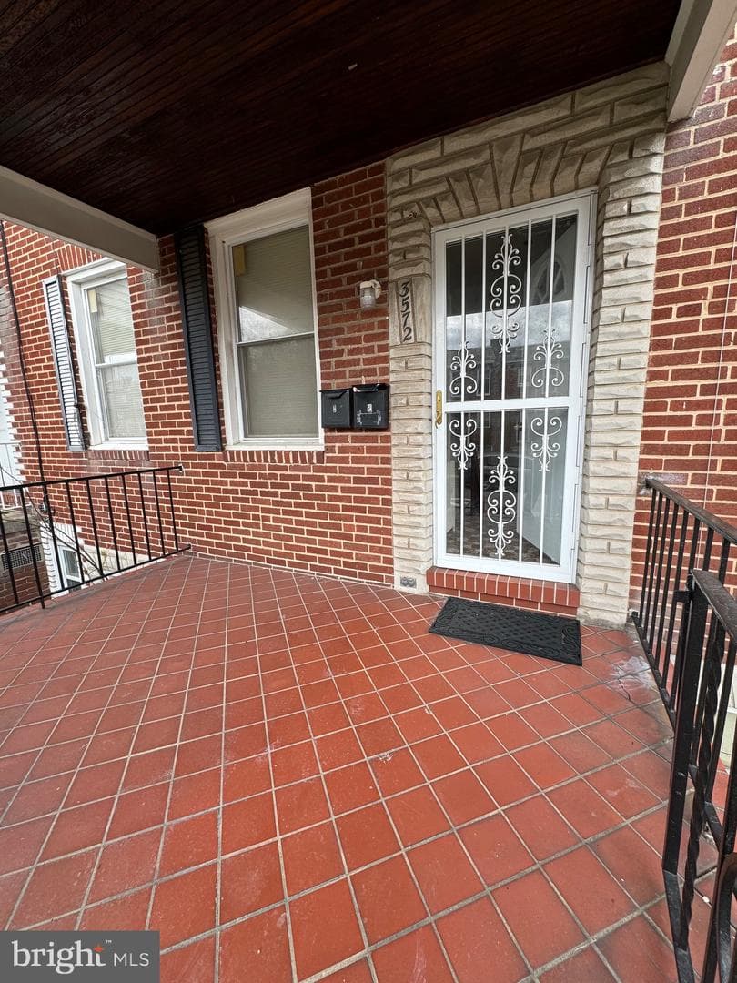 3572 Juneway photo 2