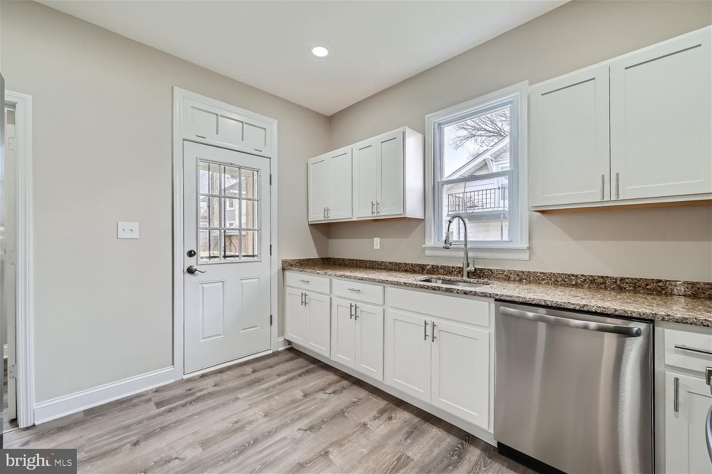 3510 Cedardale Road photo 13