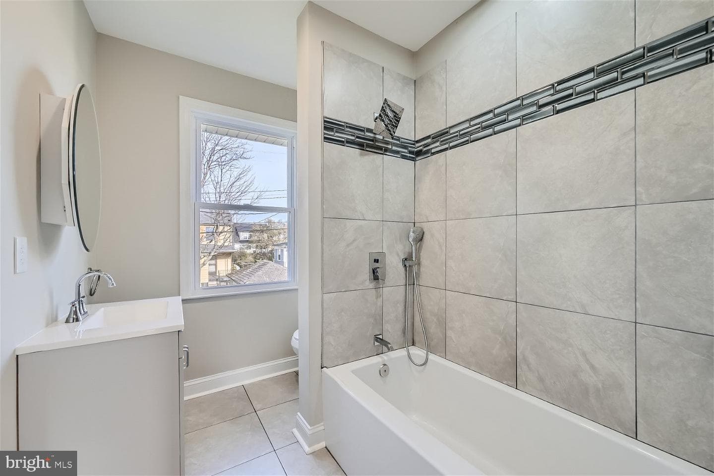 3510 Cedardale Road photo 20