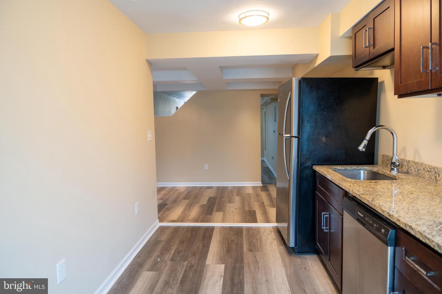 1629 E Oliver Street photo 6
