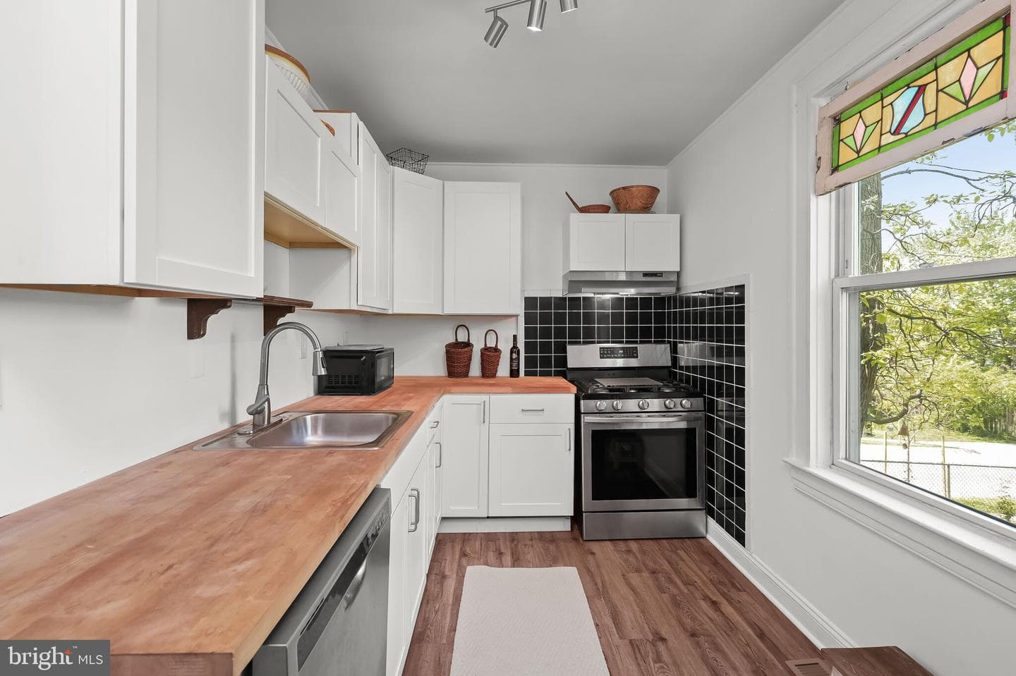 5400 Catalpha Road photo 16