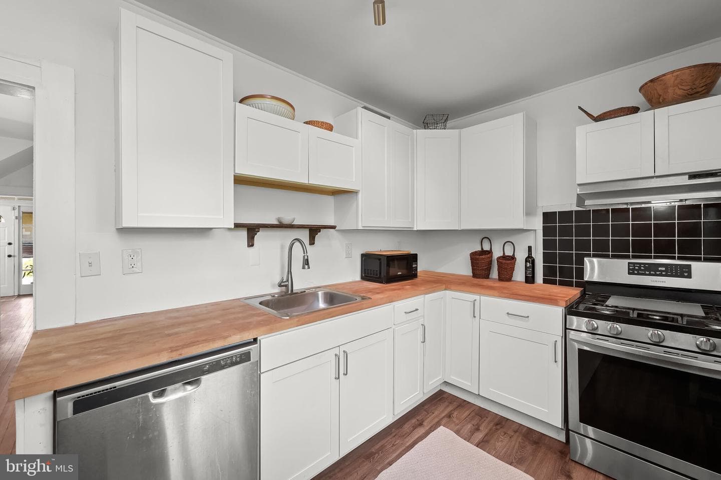 5400 Catalpha Road photo 17